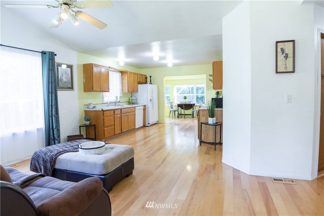 7760 Silver Lake Road Maple Falls, WA 98266 - Photo 4 of 32