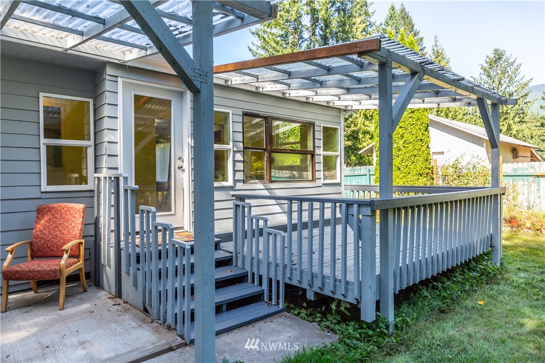 7760 Silver Lake Road Maple Falls, WA 98266 - Photo 31 of 32