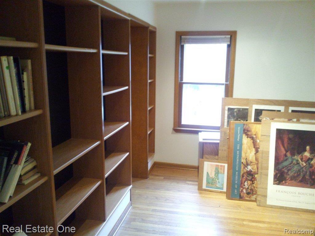 10333 Wayne Road Livonia, MI 48150 - Photo 15 of 24 Bedroom Two pic 1