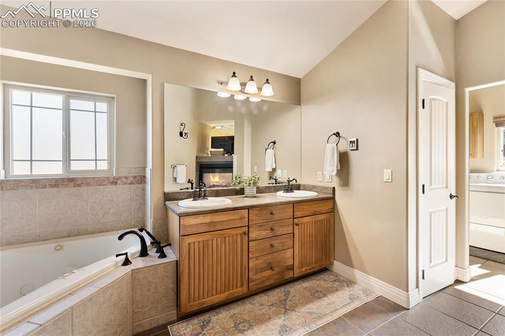 19 Worley Road Divide, CO 80814 - Photo 21 of 33 Primary 5 piece bathroom