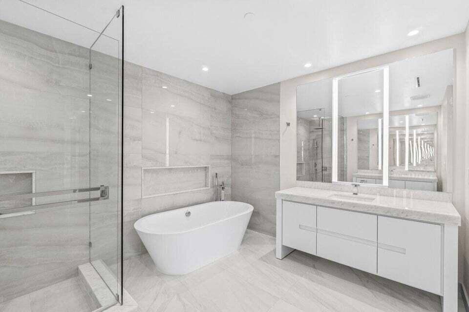 200 Southeast Mizner Boulevard, Unit 810 Boca Raton, FL 33432 - Photo 12 of 23 810 Alina (6) - No need to change a