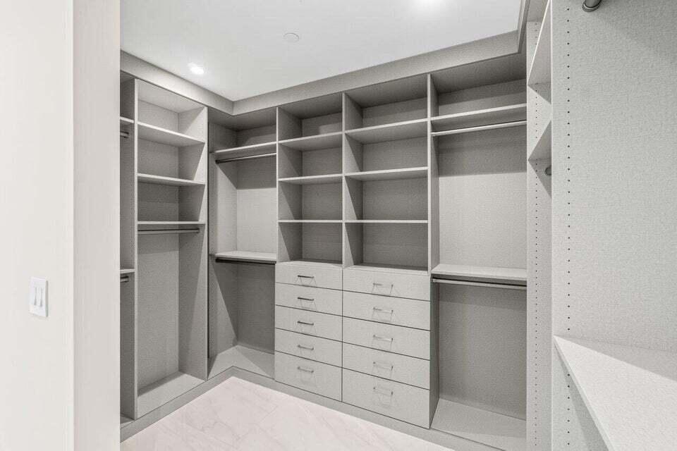 200 Southeast Mizner Boulevard, Unit 810 Boca Raton, FL 33432 - Photo 13 of 23 810 Alina (7) - No need to change a