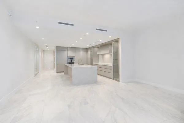 $12,000 | 200 Southeast Mizner Boulevard, Unit 810, Boca Raton, FL 33432