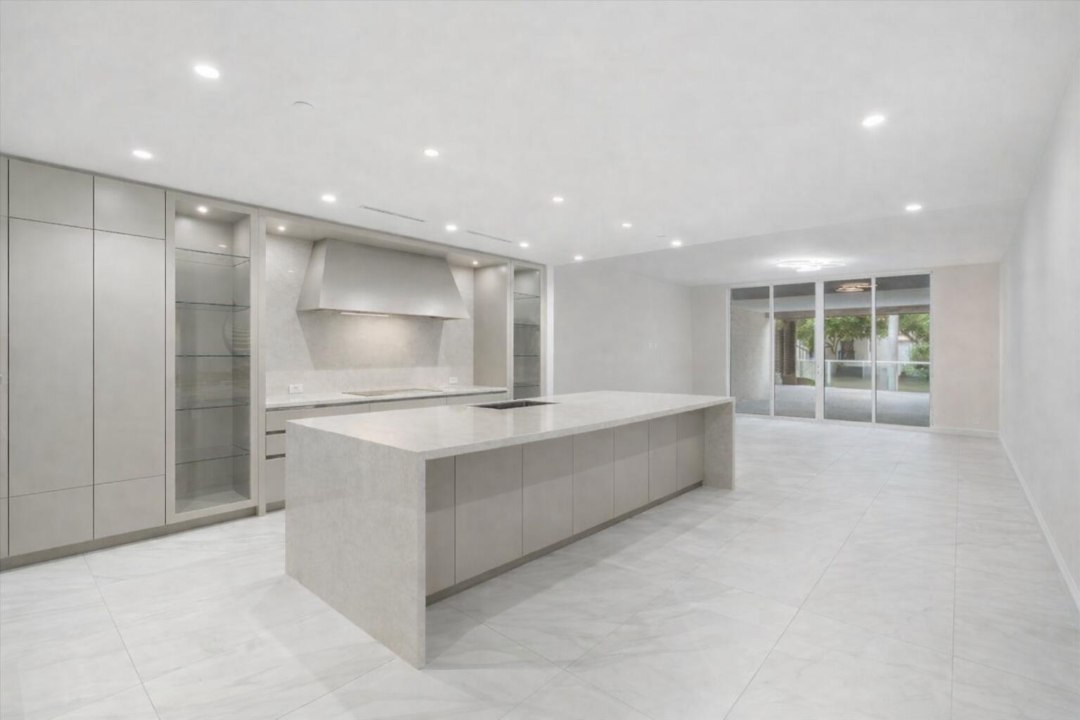 200 Southeast Mizner Boulevard, Unit 810 Boca Raton, FL 33432 - Photo 2 of 23 810 Alina (12) Edited