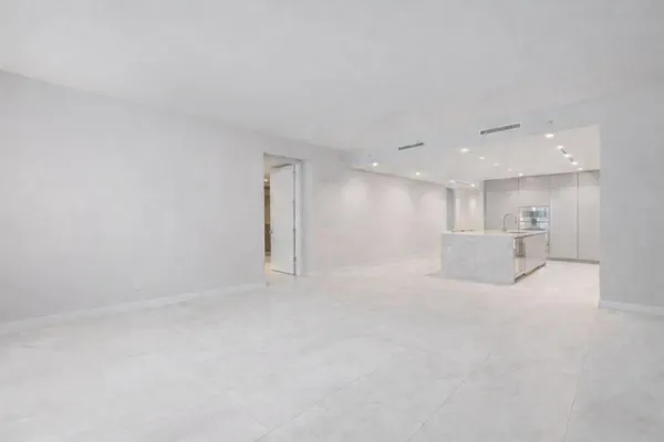 $12,000 | 200 Southeast Mizner Boulevard, Unit 810, Boca Raton, FL 33432