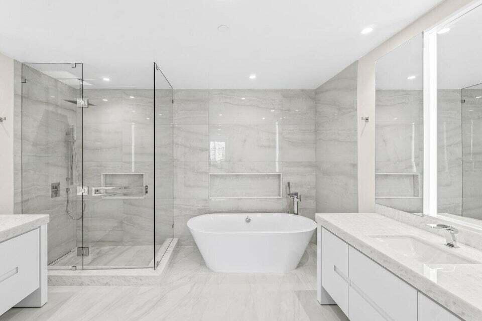 200 Southeast Mizner Boulevard, Unit 810 Boca Raton, FL 33432 - Photo 10 of 23 810 Alina (4) - No need to change a