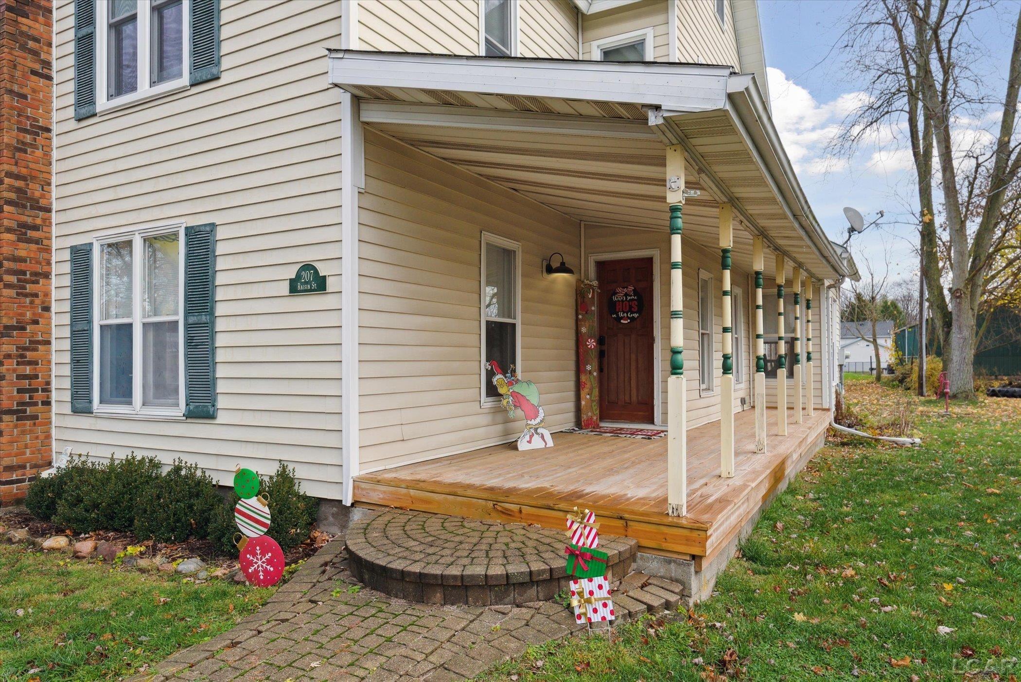 207 Raisin Street Deerfield, MI 49238 - Photo 4 of 40 50162475-a0856c75-4efc-4254-bffe-a6d2f7cc77ed.JPG