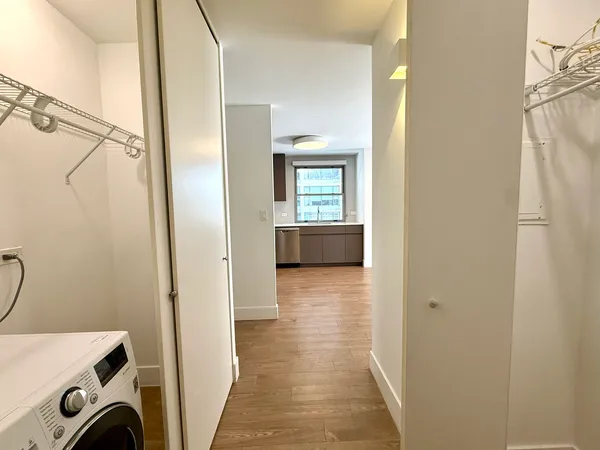 $2,991 | 420 West Belmont Avenue, Unit 4E, Chicago, IL 60657