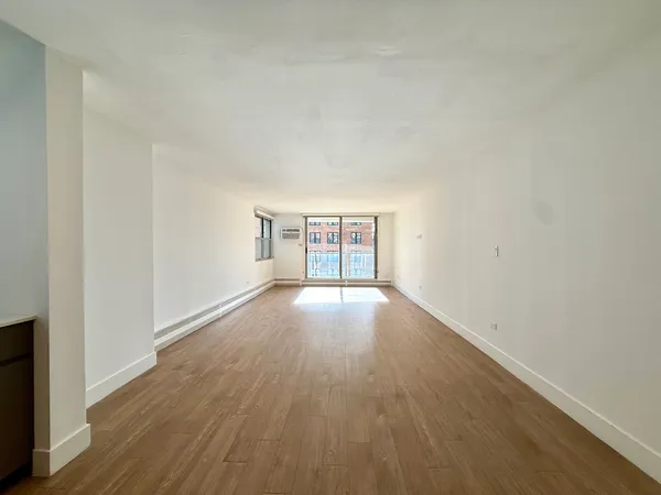 $2,991 | 420 West Belmont Avenue, Unit 4E, Chicago, IL 60657
