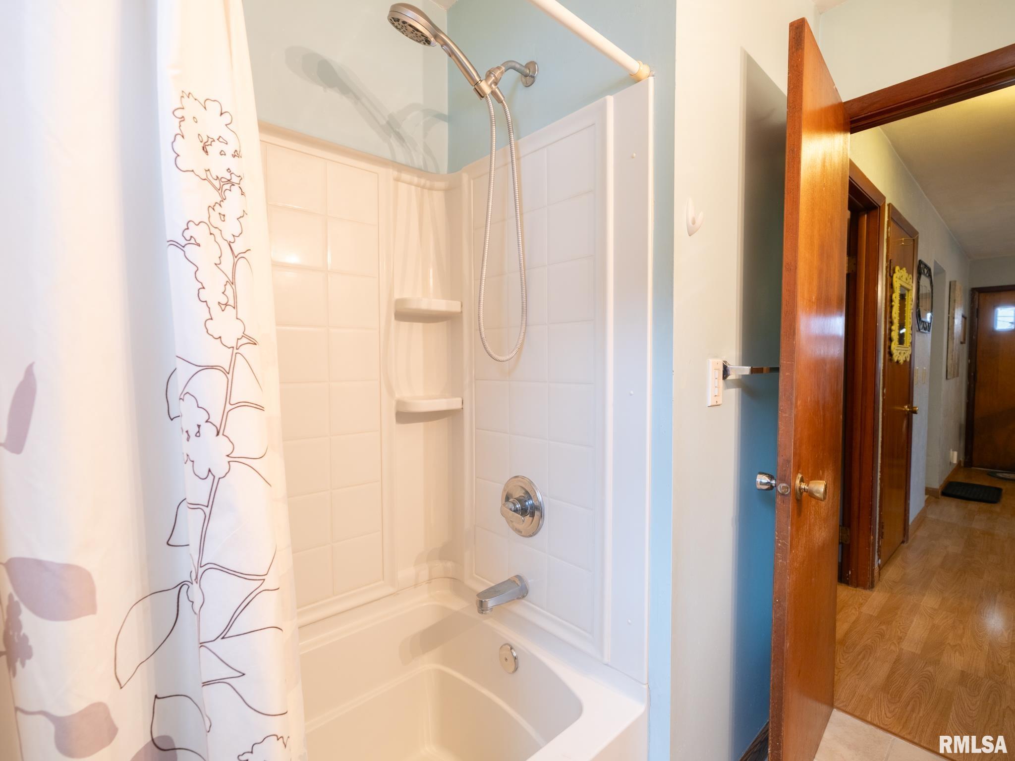 320 Ehrett Street Creve Coeur, IL 61610 - Photo 23 of 45 Gallery Image 23