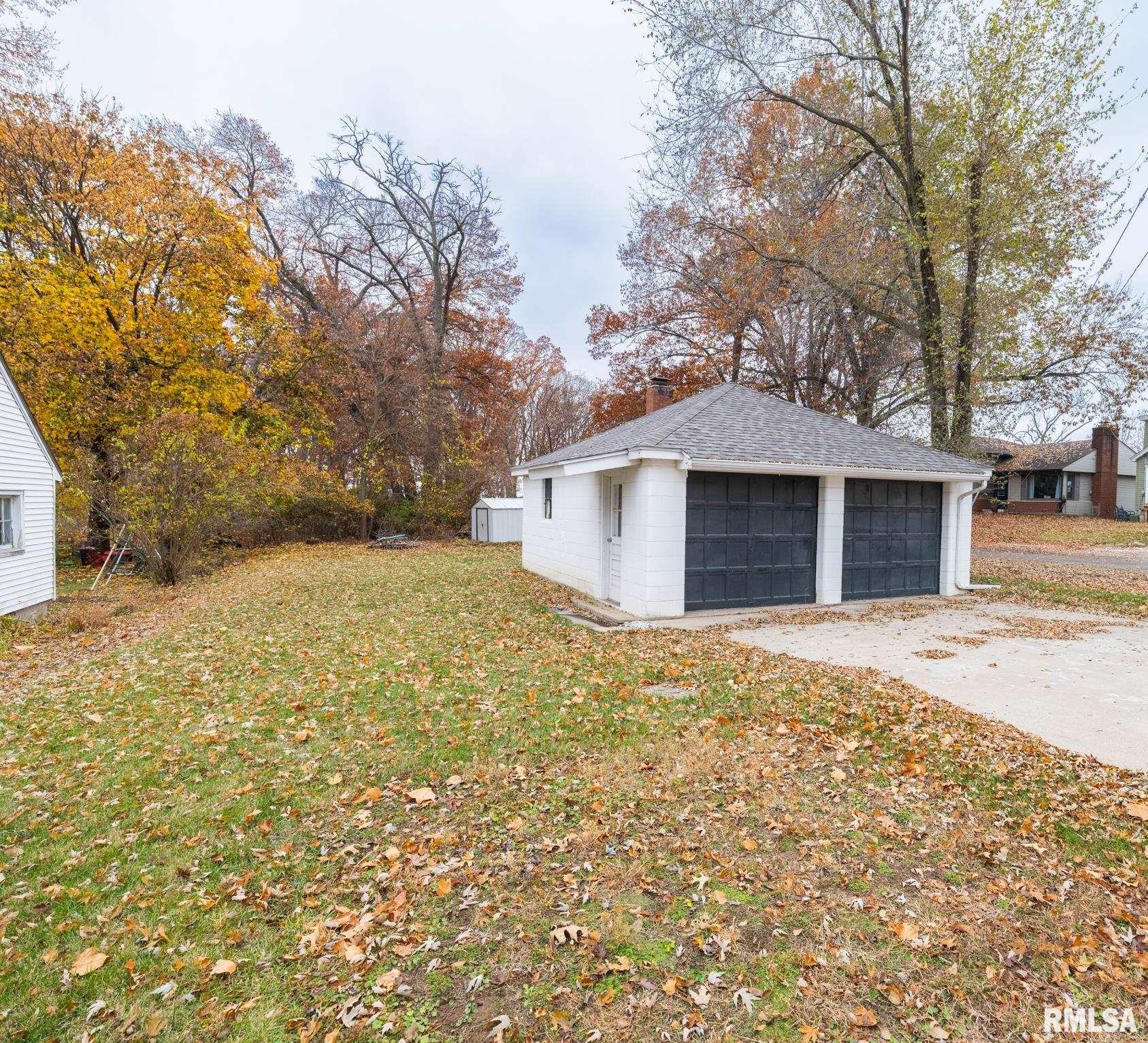 320 Ehrett Street Creve Coeur, IL 61610 - Photo 3 of 45 Gallery Image 3