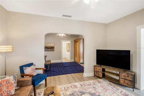 $1,995 | 702 Northwest 2nd Avenue, Gainesville, FL 32601