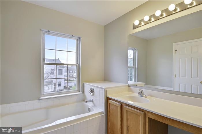 1522 Rambling Way North Frederick, MD 21701 - Photo 10 of 22 Bath (Master)