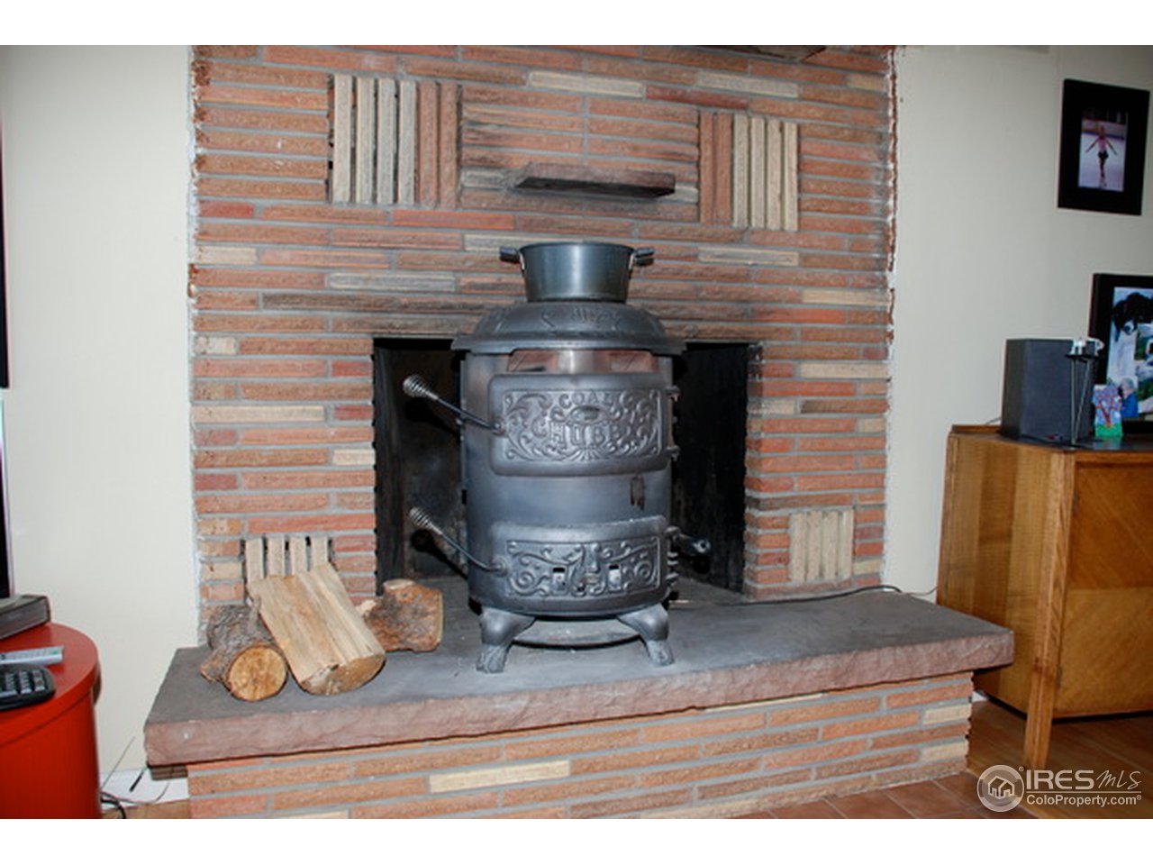 58 Old Post Office Road Boulder, CO 80302 - Photo 13 of 16 a kitchen with a stove and cabinets