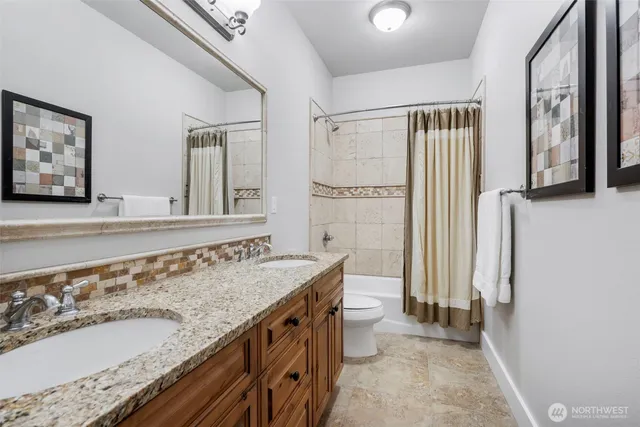 $1,600 | 23772 Crescent Bay Drive Northwest, Unit 202, Quincy, WA 98848