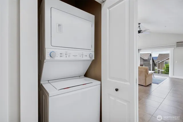 $1,600 | 23772 Crescent Bay Drive Northwest, Unit 202, Quincy, WA 98848