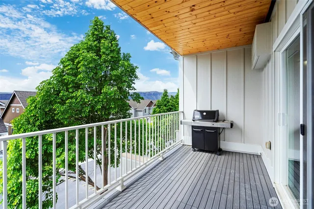 $1,600 | 23772 Crescent Bay Drive Northwest, Unit 202, Quincy, WA 98848