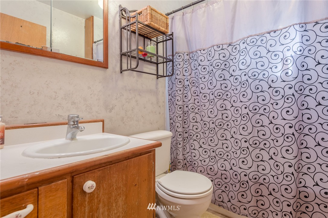770 Monroe Avenue Northeast Renton, WA 98056 - Photo 9 of 22 Gallery Image 9