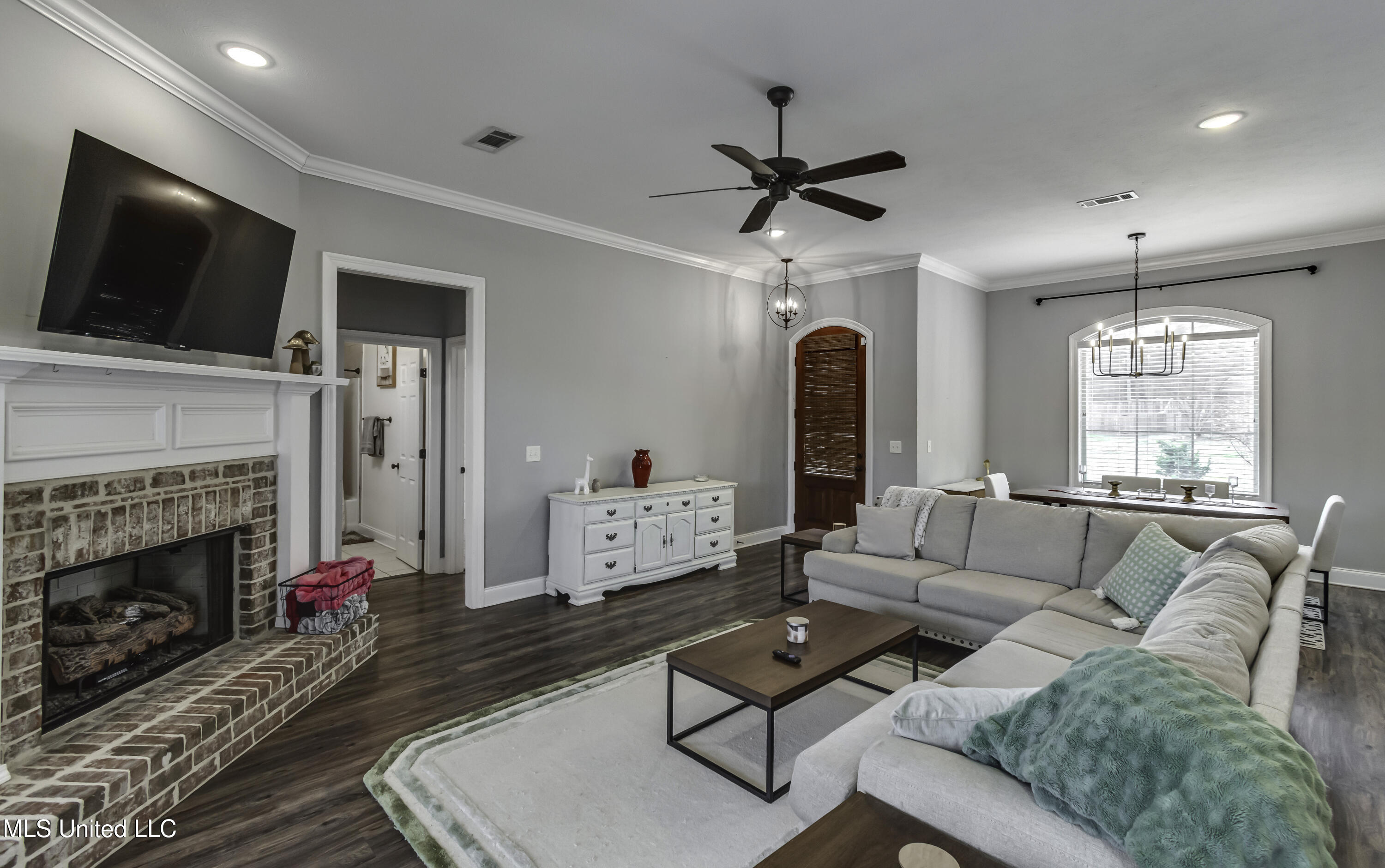 151 Western Ridge Circle Canton, MS 39046 - Photo 11 of 58 Living area