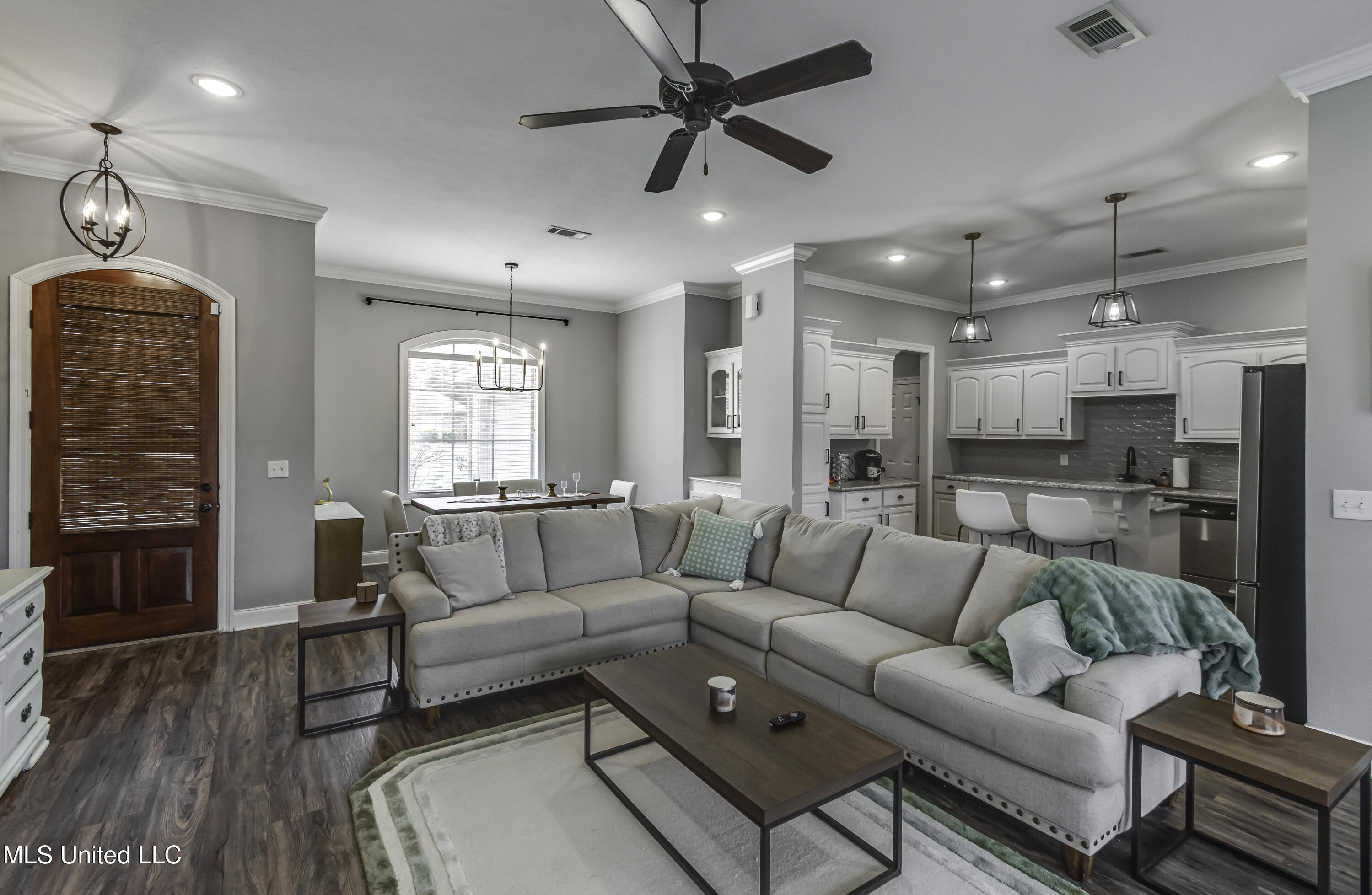 151 Western Ridge Circle Canton, MS 39046 - Photo 13 of 58 Living area