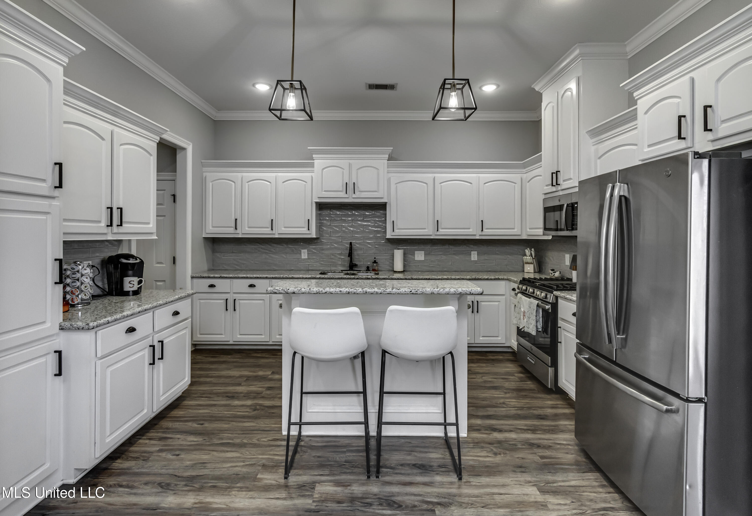151 Western Ridge Circle Canton, MS 39046 - Photo 3 of 58 Kitchen