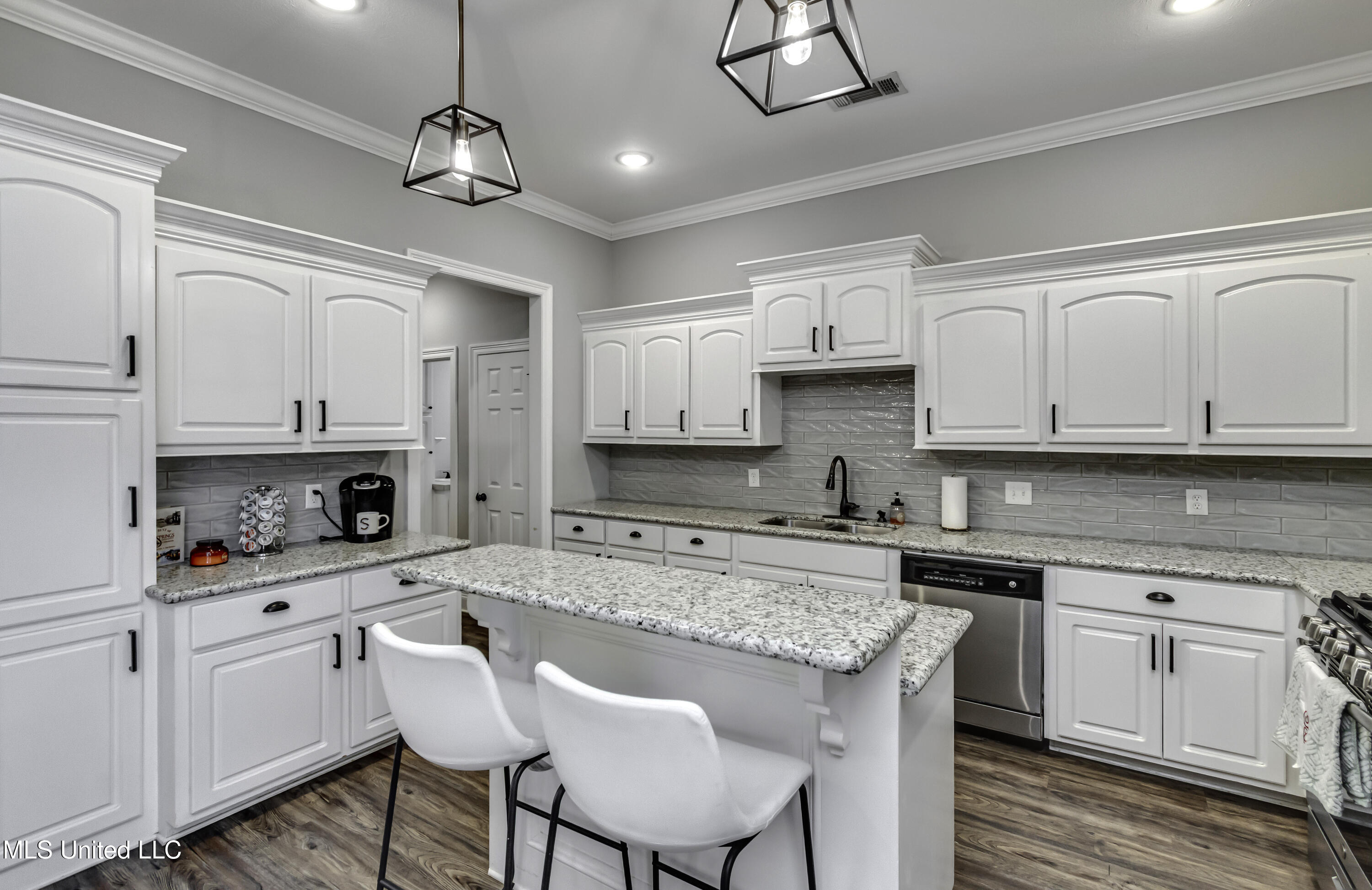 151 Western Ridge Circle Canton, MS 39046 - Photo 6 of 58 Kitchen