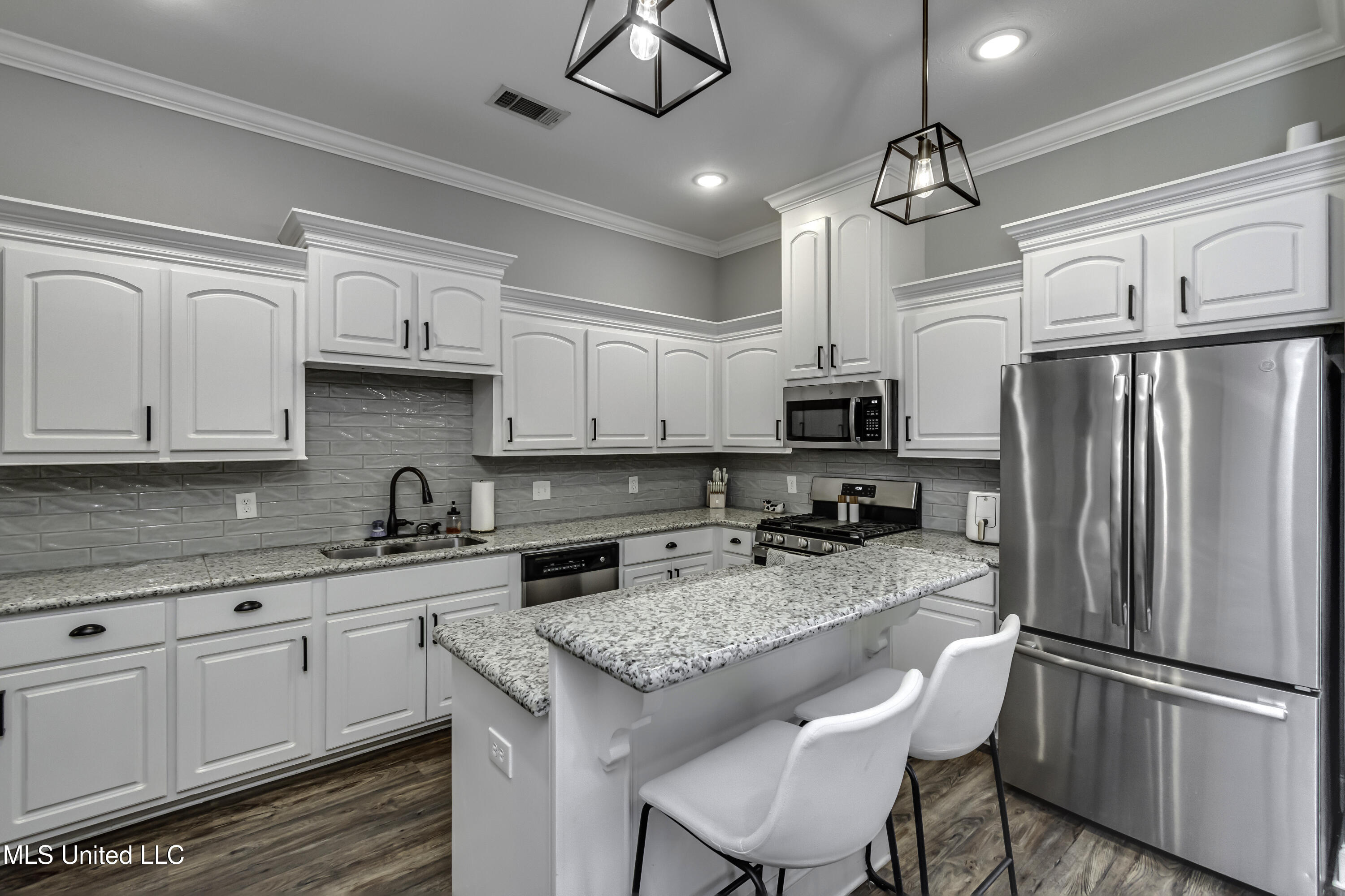 151 Western Ridge Circle Canton, MS 39046 - Photo 7 of 58 Kitchen