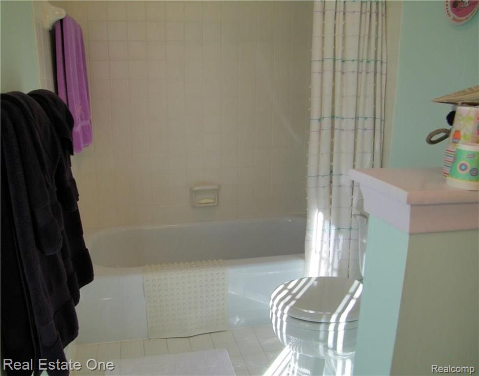 26540 Inkster Road, Unit 150 Southfield, MI 48033 - Photo 16 of 22