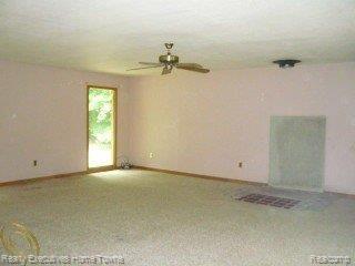 3056 South Blacks Corners Road Dryden, MI 48428 - Photo 3 of 10 3056 Black Corners Great room
