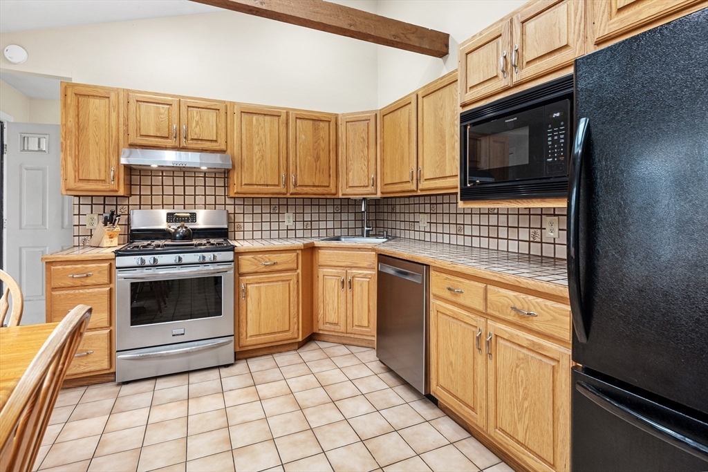 56 Foley Beach Road Hingham, MA 02043 - Photo 7 of 25 Gallery Image 7