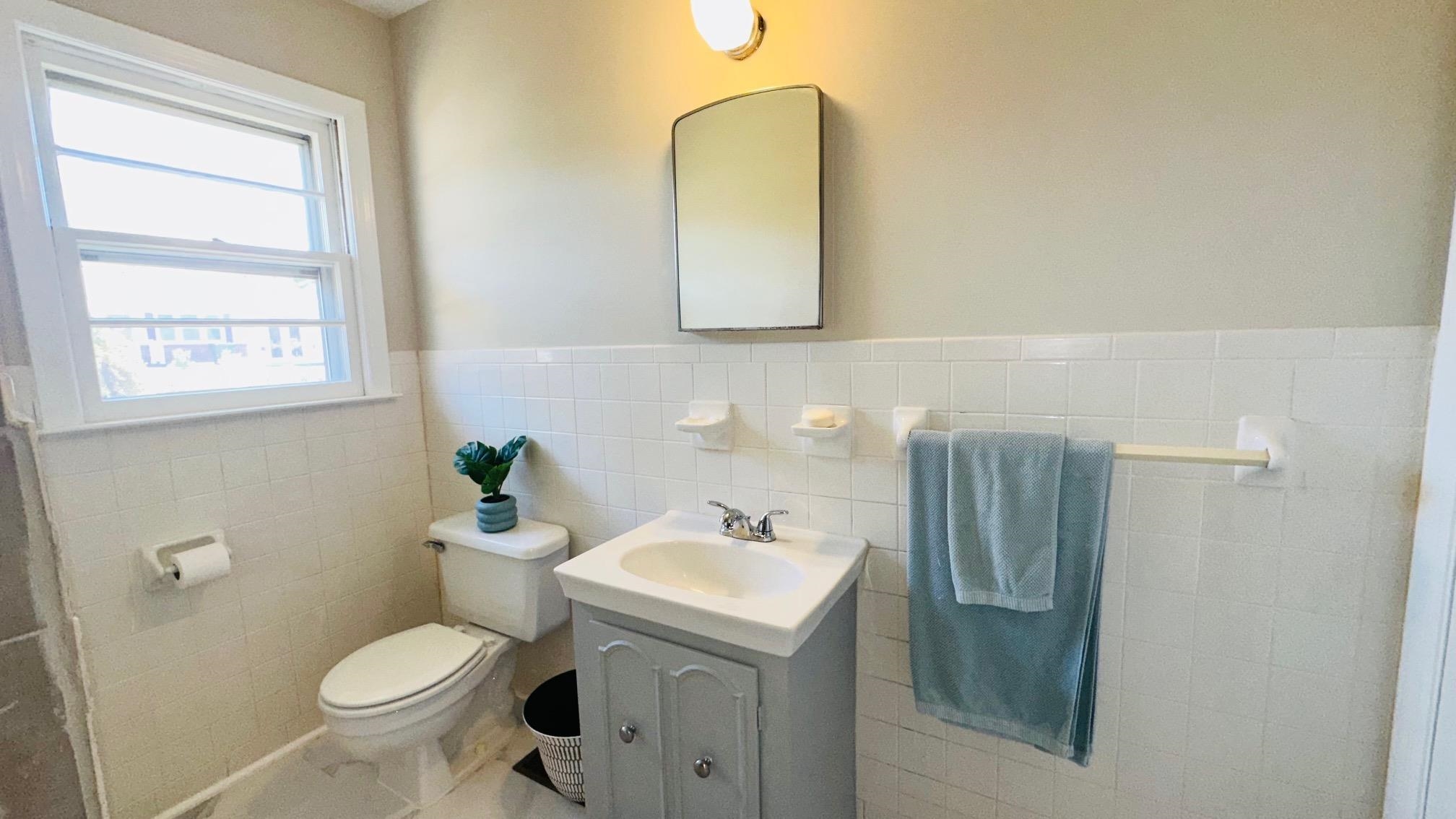 2403 Park Hill Road Staunton, VA 24401 - Photo 23 of 43 Bathroom
