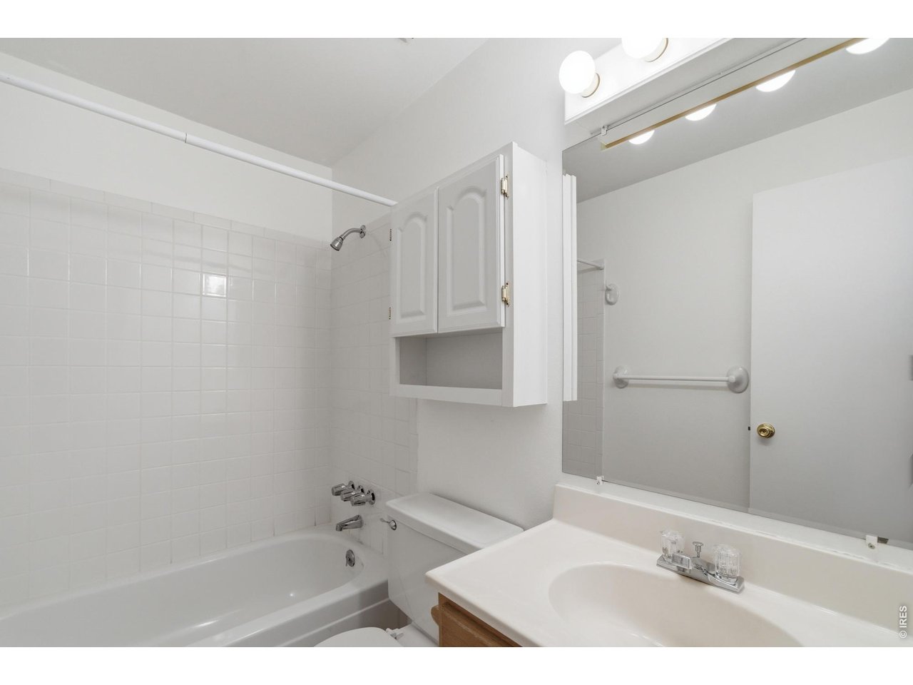 707 3rd Street, Unit 3 Windsor, CO 80550 - Photo 16 of 27 Upstairs Shared Full Bathroom