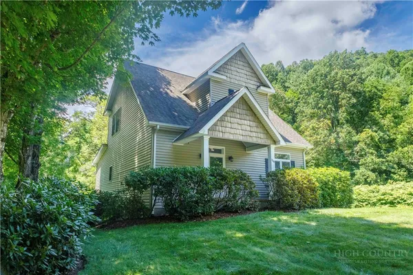 $515,000 | 150 Creatwood Trail, Unit 18, Vilas, NC 28692
