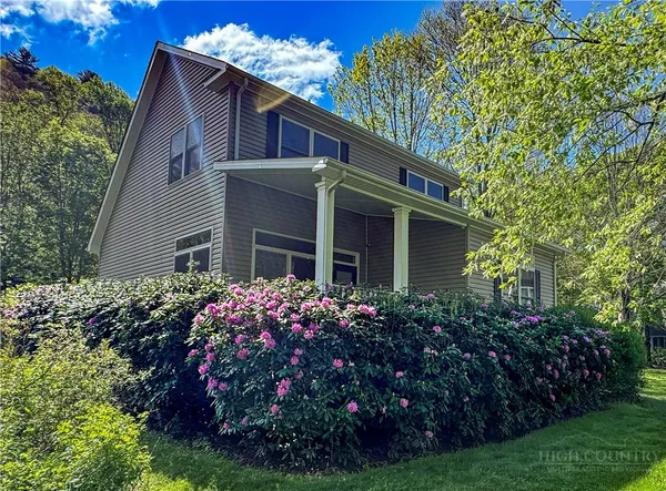 $515,000 | 150 Creatwood Trail, Unit 18, Vilas, NC 28692