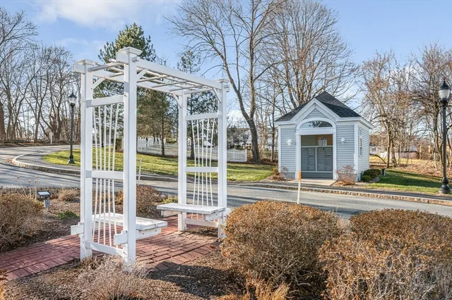 $629,900 | 27 Holly Lane, Unit 27, Dracut, MA 01826