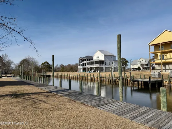 $729,000 | 290 Whichard Lane, Chocowinity, NC 27817