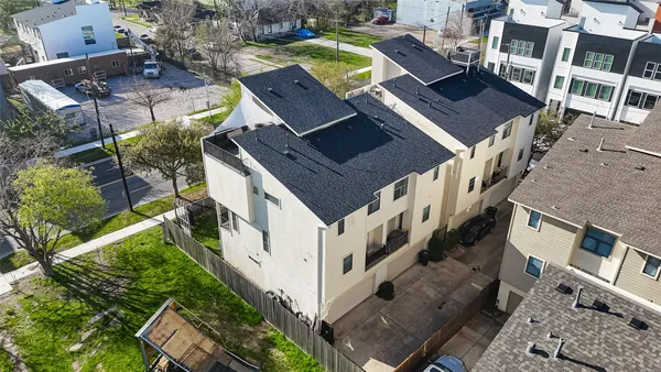 $2,600 | 2318 Emancipation Avenue, Houston, TX 77004