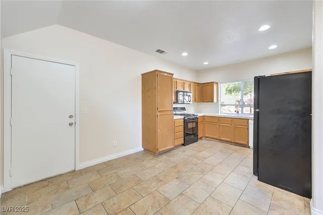 $1,900 | 9900 Calabasas Avenue, Las Vegas, NV 89117