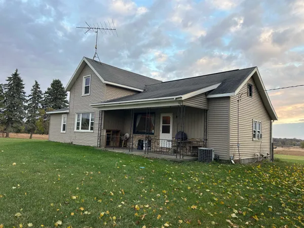 $349,900 | W1991 East River Road, Berlin, WI 54923