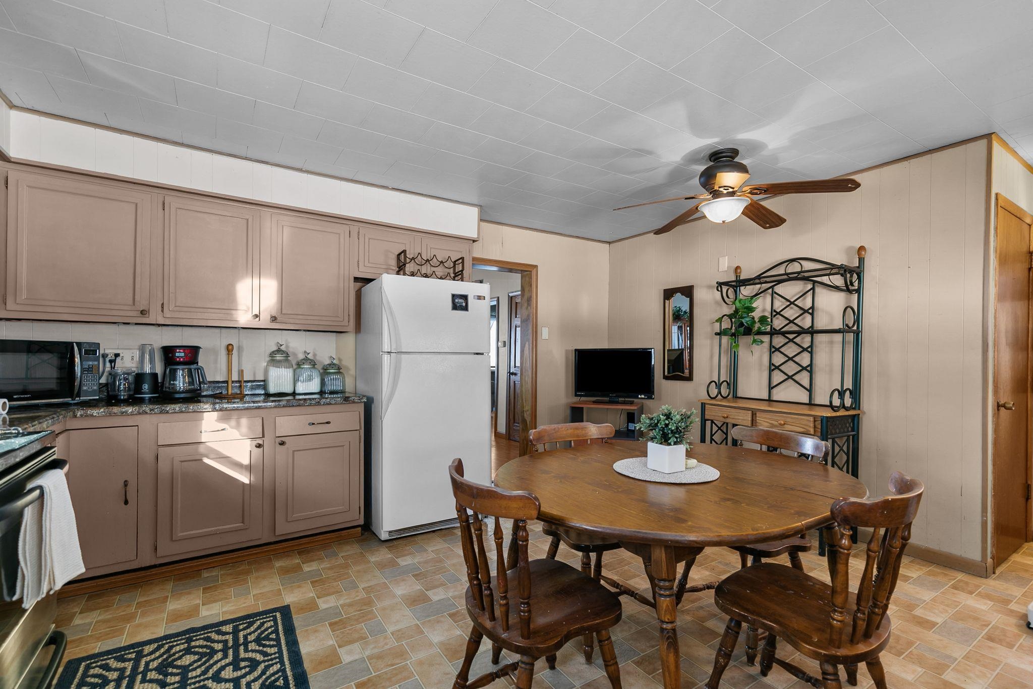 W1991 East River Road Berlin, WI 54923 - Photo 7 of 62