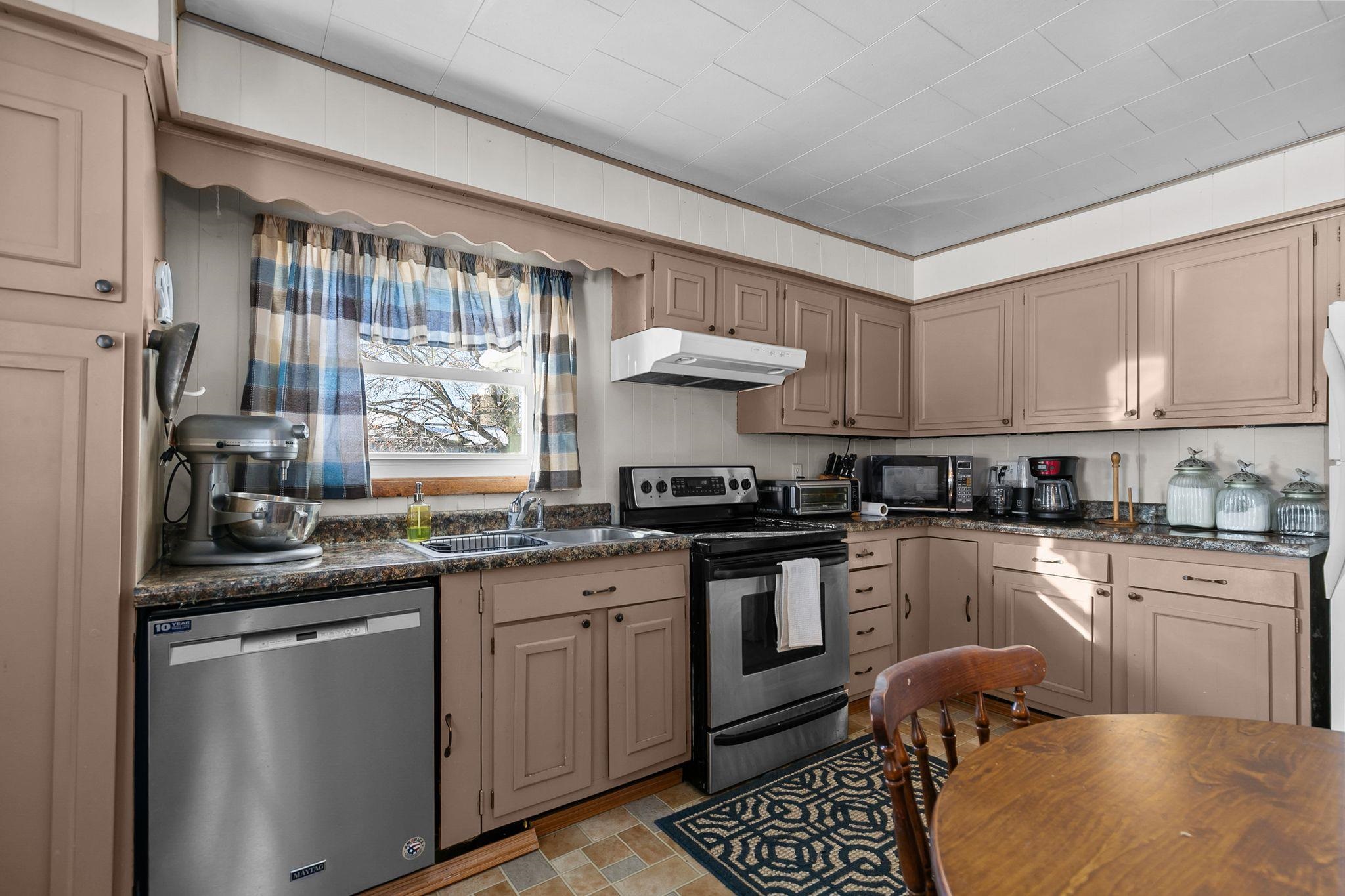 W1991 East River Road Berlin, WI 54923 - Photo 8 of 62