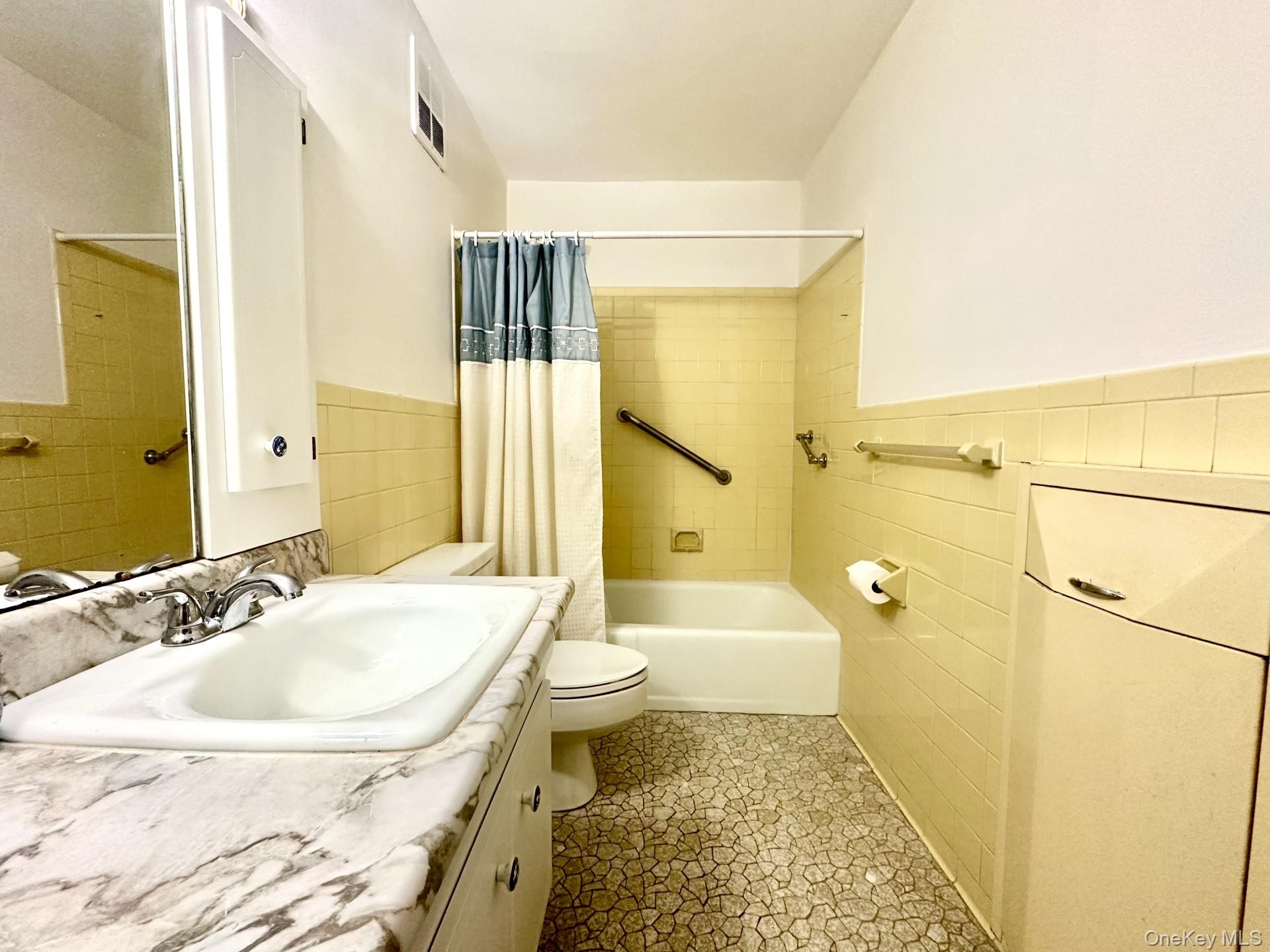 1840 Crompond Road, Unit 4A3 Peekskill, NY 10566 - Photo 9 of 18