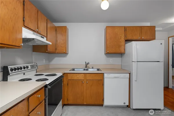 $559,900 | 4938 Wilshire Court Southeast, Unit A & B, Lacey, WA 98503