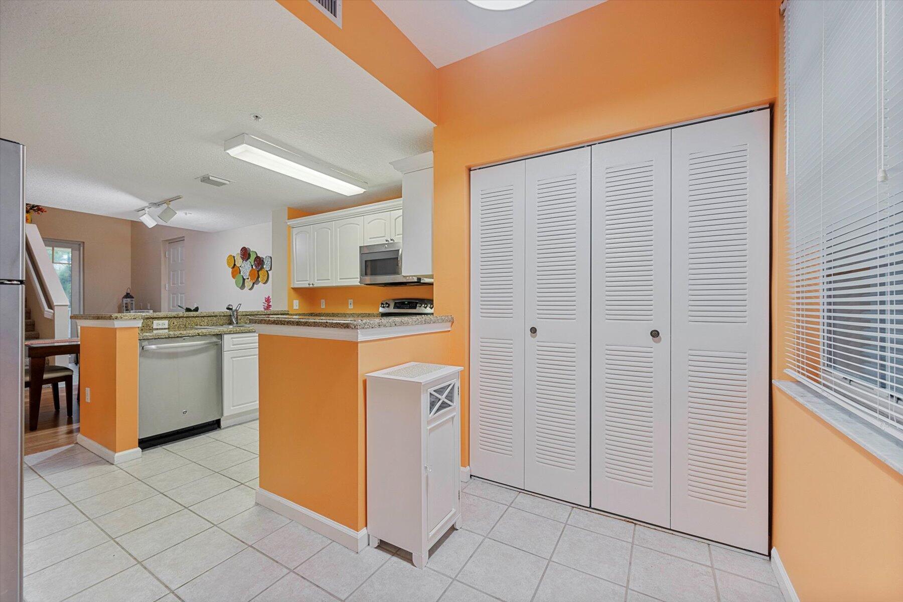 4892 Chancellor Drive, Unit 20 Jupiter, FL 33458 - Photo 12 of 33 12-DSC_8265