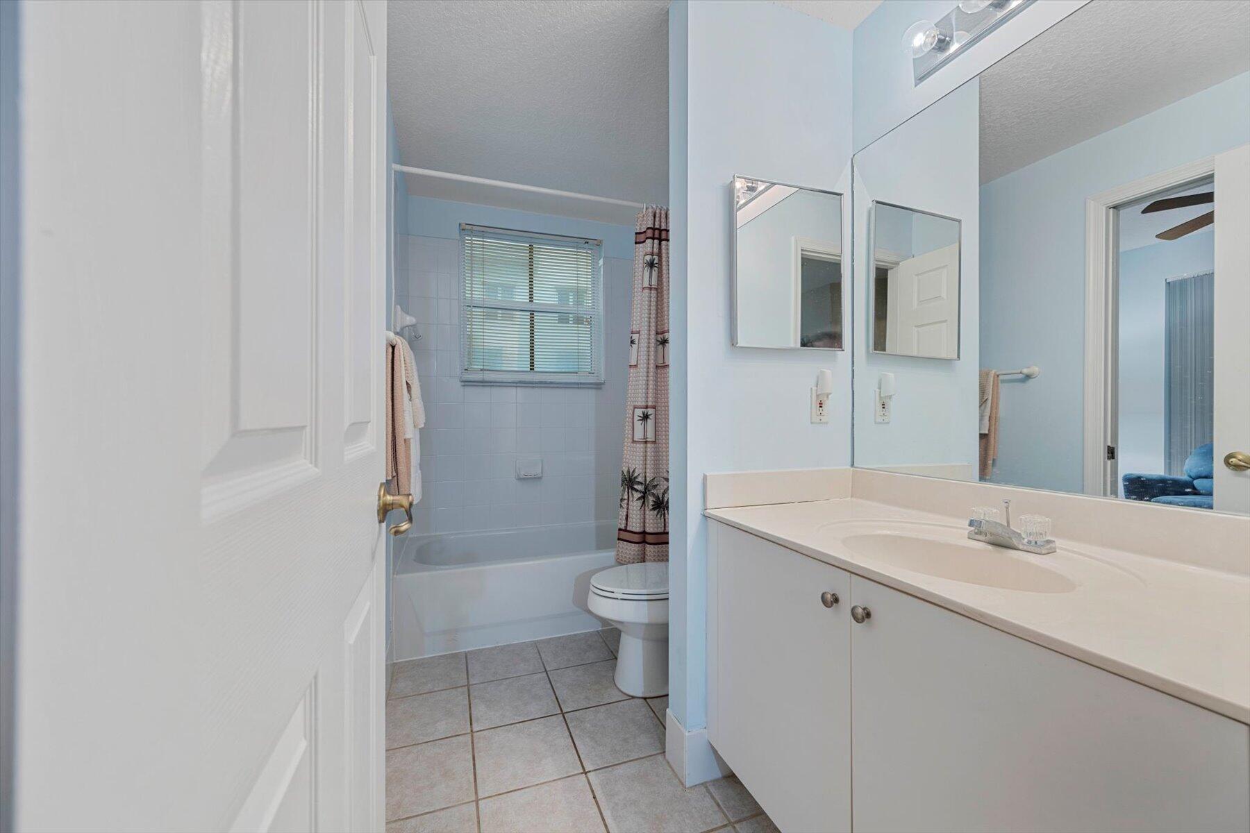 4892 Chancellor Drive, Unit 20 Jupiter, FL 33458 - Photo 21 of 33 21-DSC_8184