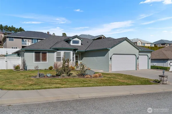 $734,400 | 2220 Michael Brooke, Wenatchee, WA 98801