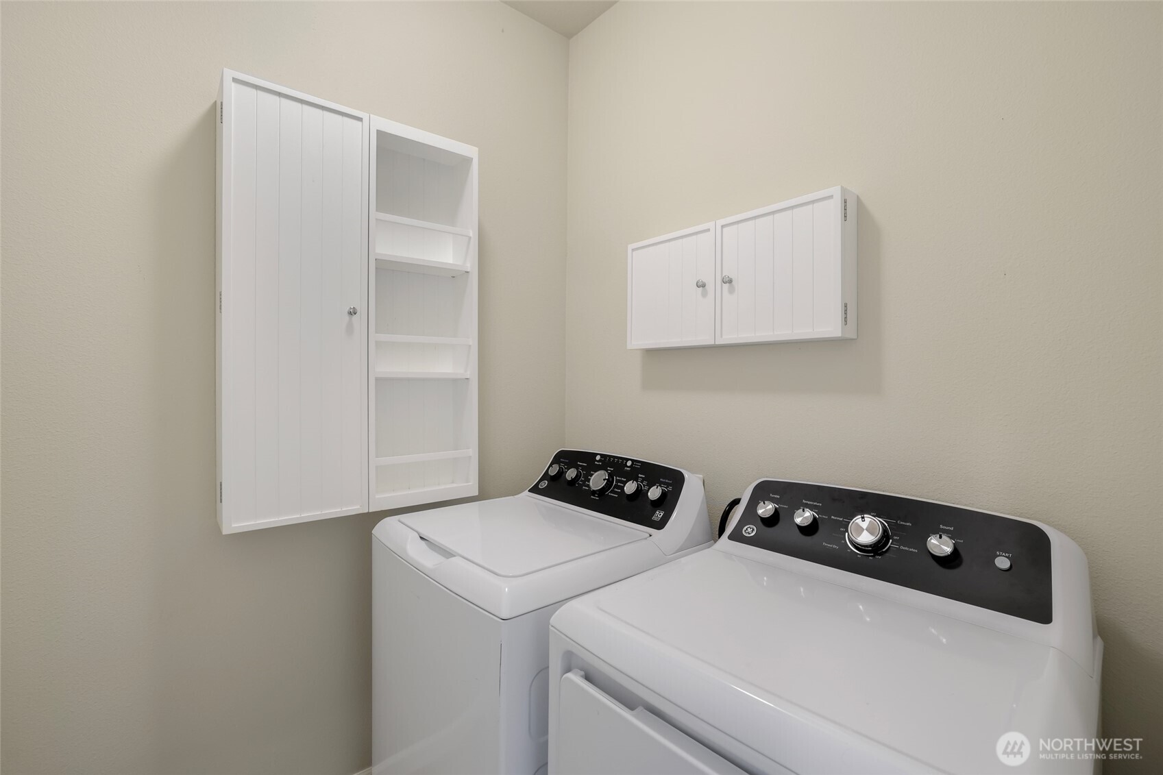 142 Spruce Street Tacoma, WA 98466 - Photo 26 of 31 a view of washer and dryer