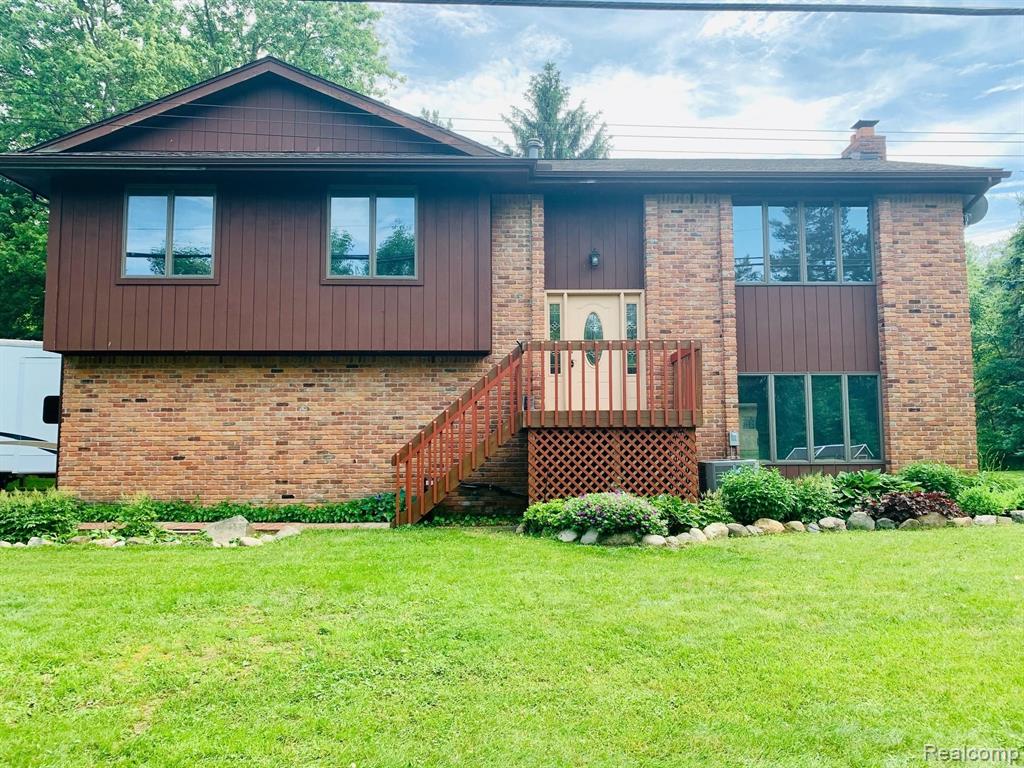 56 Letts Road Oakland, MI 48363 - Photo 1 of 19