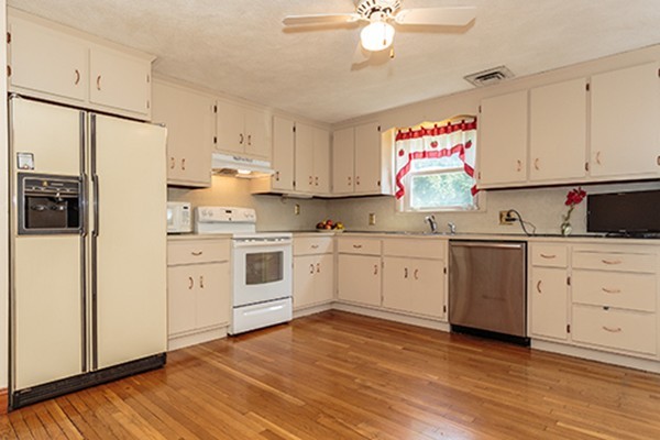 151 College Farm Road Waltham, MA 02451 - Photo 7 of 22 Gallery Image 7