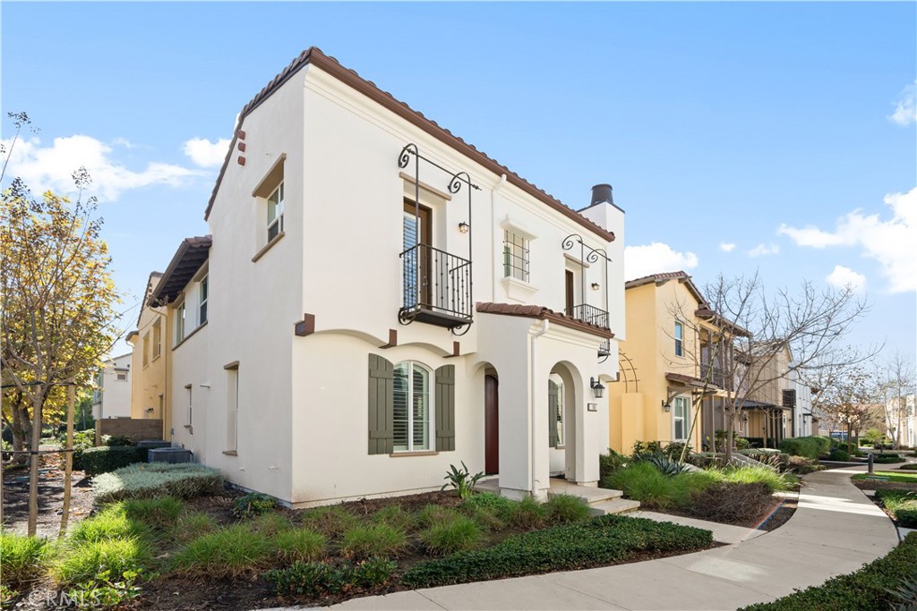 161 Fixie Irvine, CA 92618 - Photo 35 of 47 a view of a white apartments with large windows